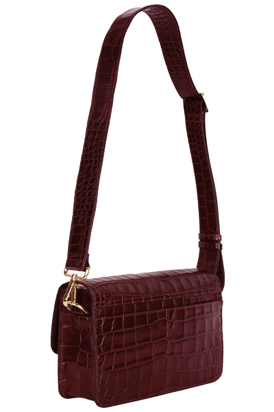 HYER GOODS: LUXE CUBE BAG WITH REMOVABLE SHOULDER STRAP IN BURGUNDY