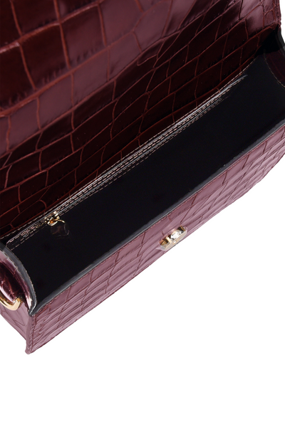 HYER GOODS: LUXE CUBE BAG HANDBAG WITH REMOVABLE SHOULDER STRAP IN BURGUNDY LEATHER